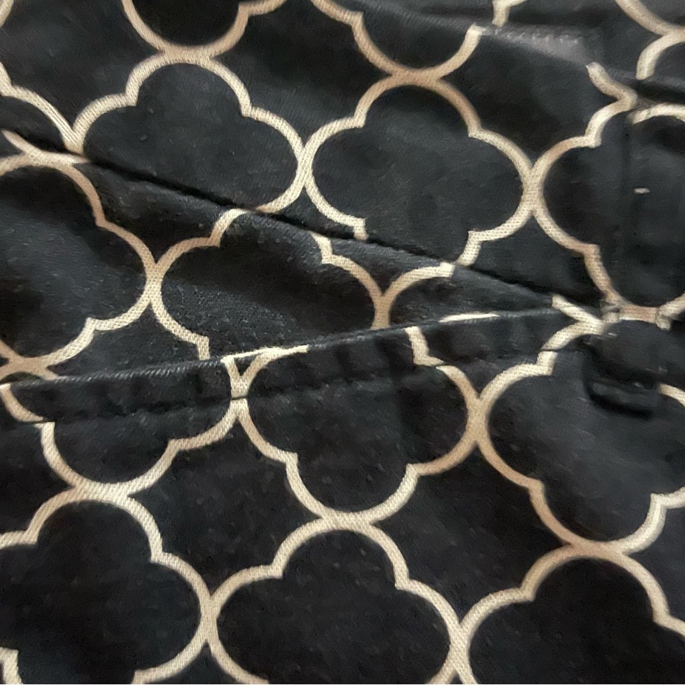 St. John's Bay Women’s 6 Cotton Chino Crop Pants Black White Geometric Mid-Rise - Picture 3 of 13